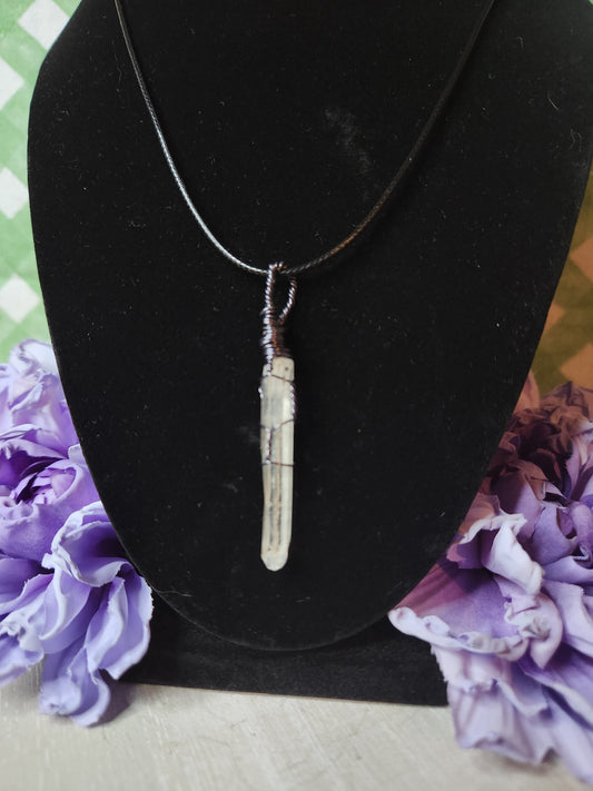 Clear quartz necklace (c)