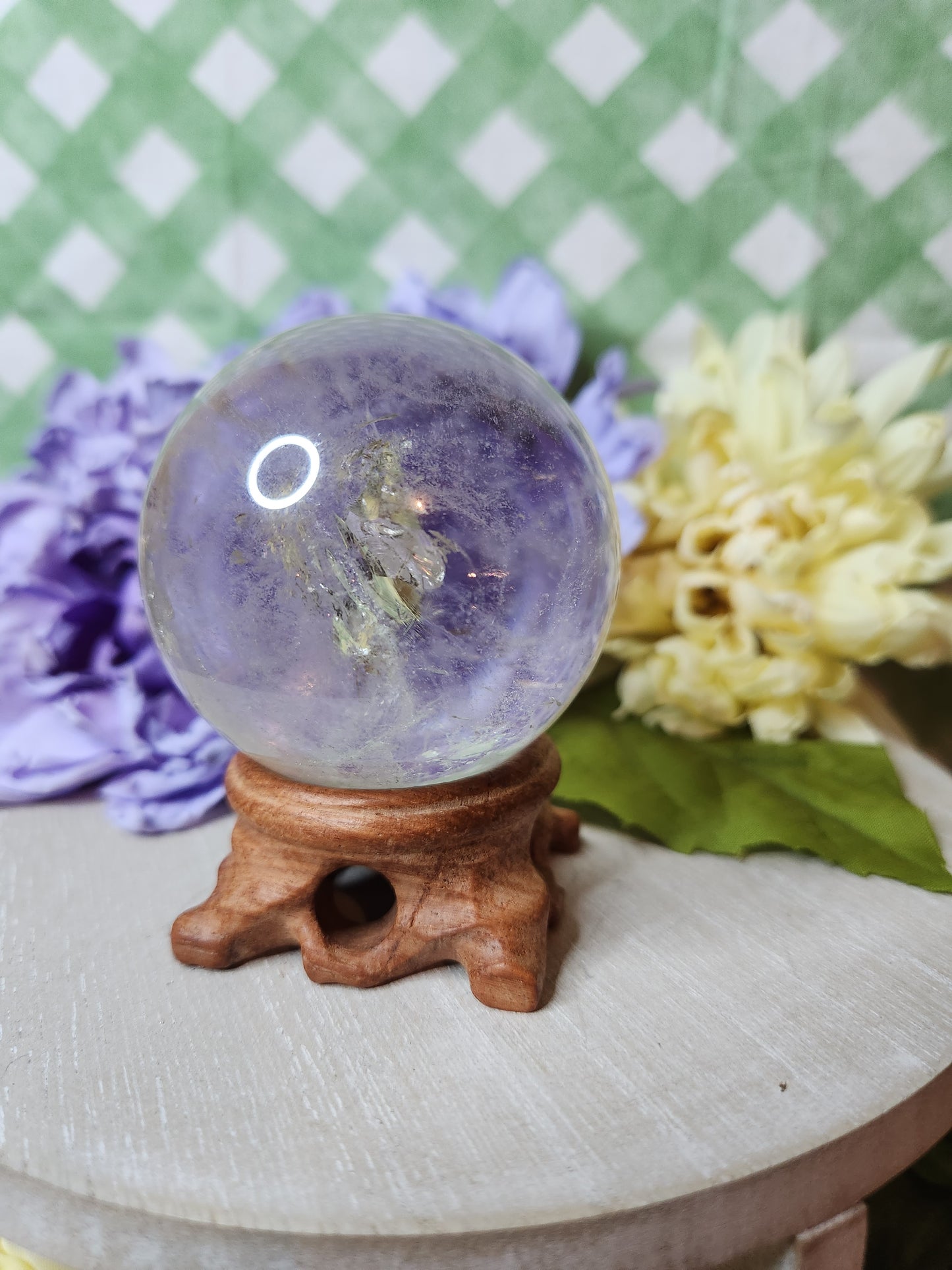 Clear quartz sphere (a)