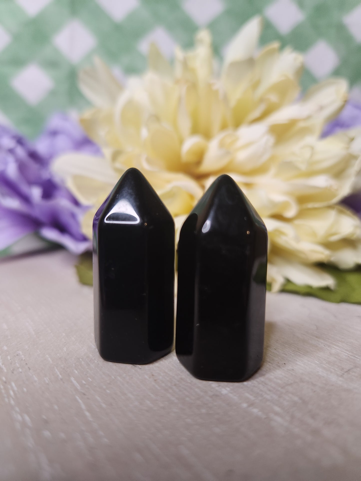 Black obsidian mini tower