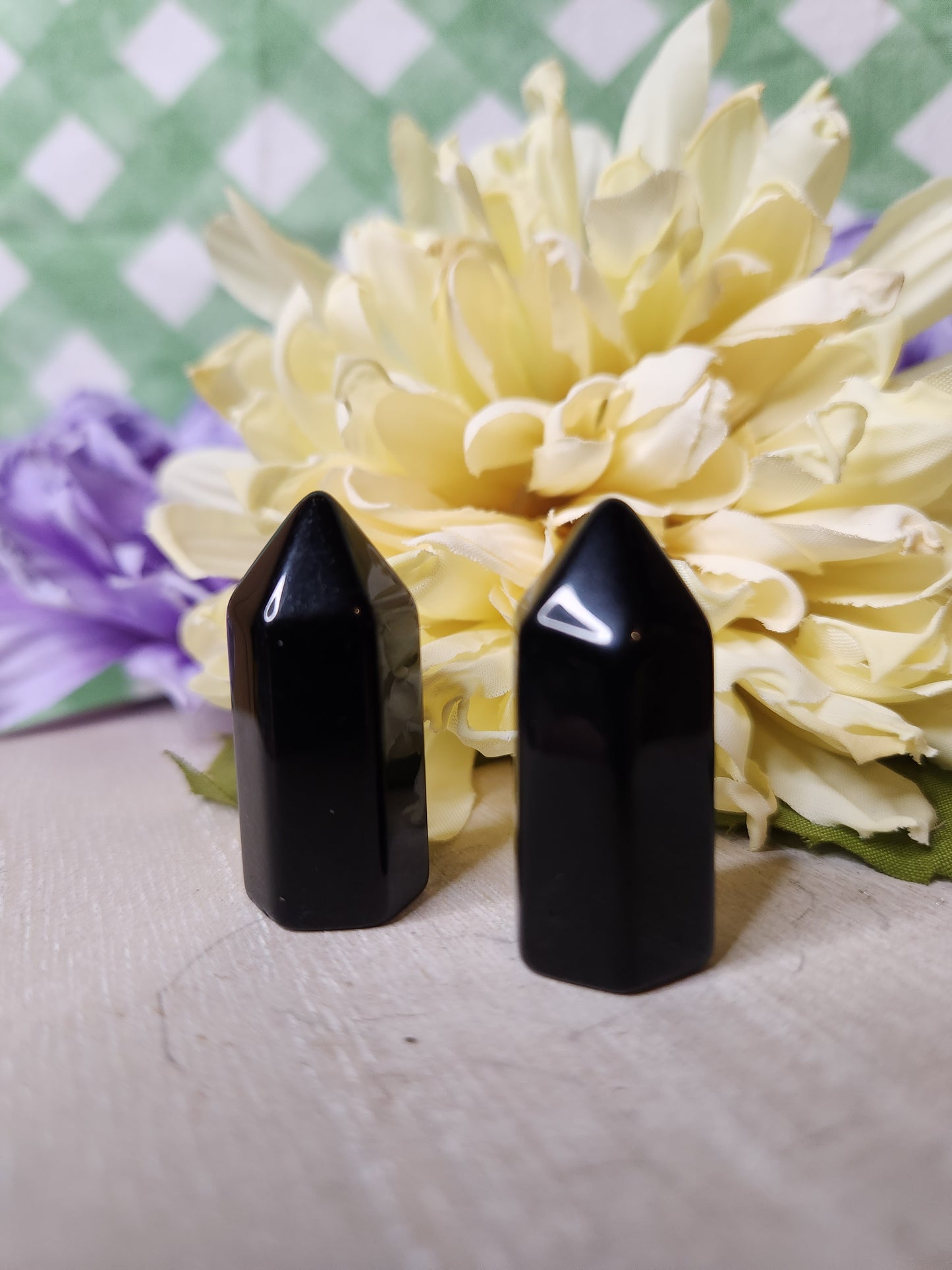 Black obsidian mini tower
