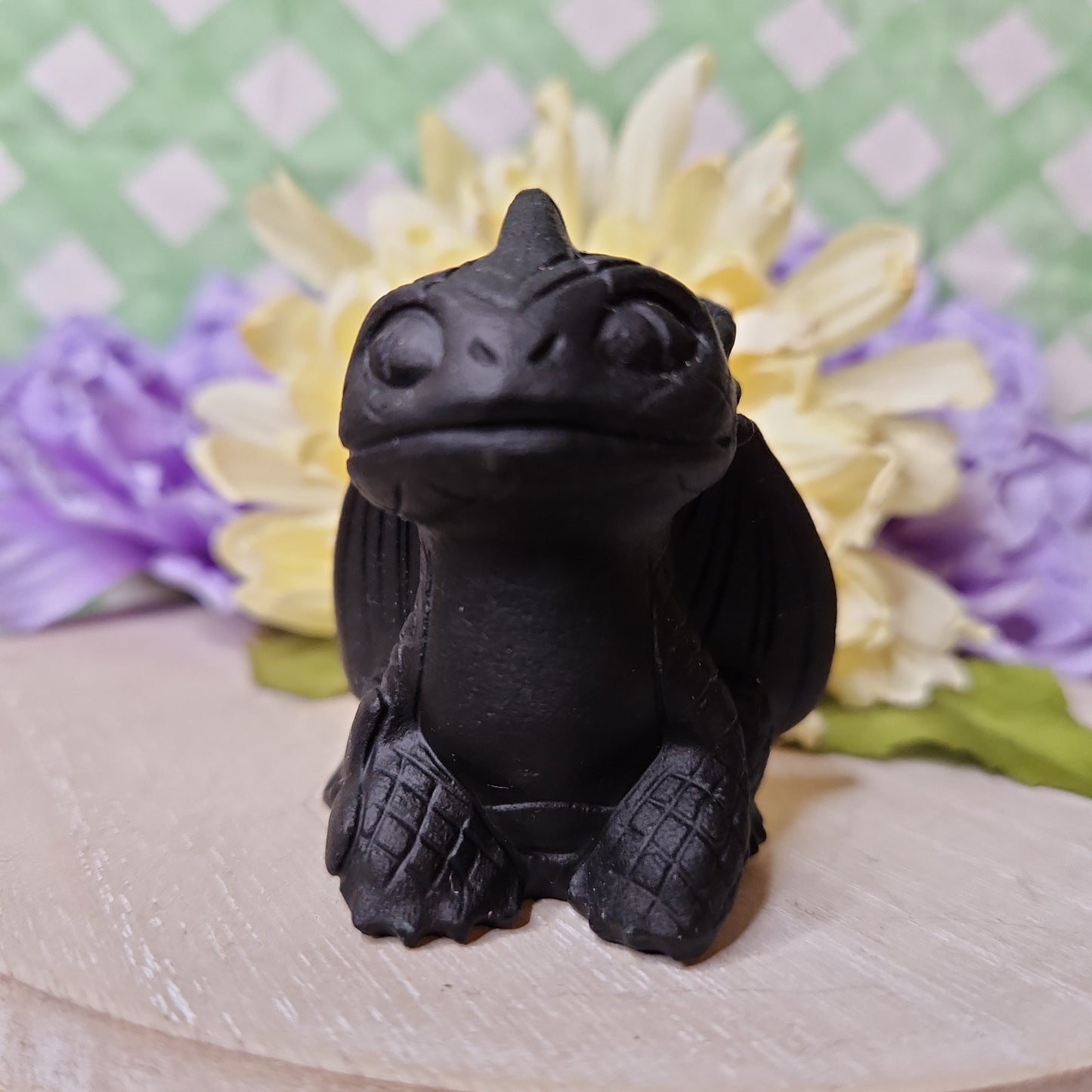 Black obsidian dragon carving (a)