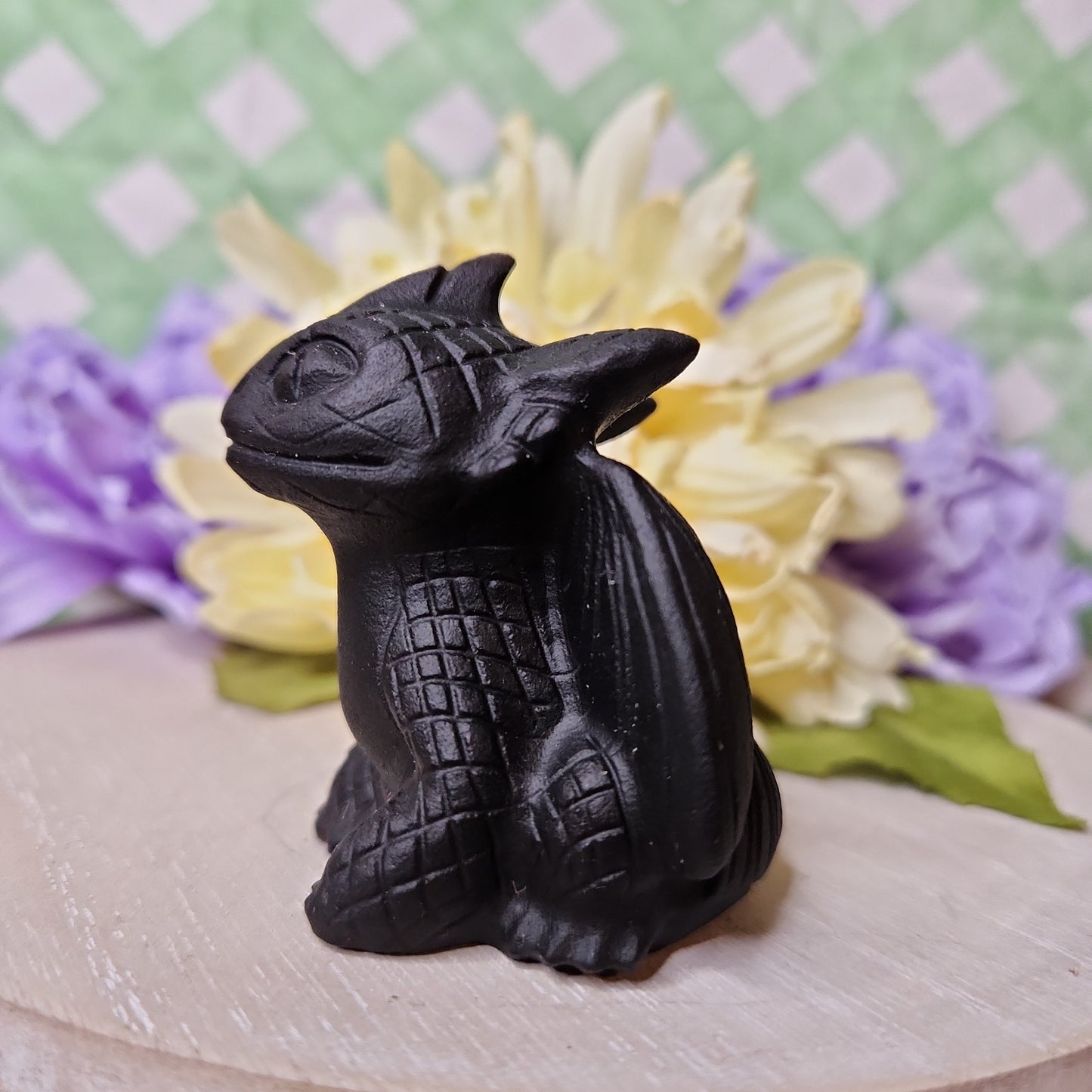 Black obsidian dragon carving (a)