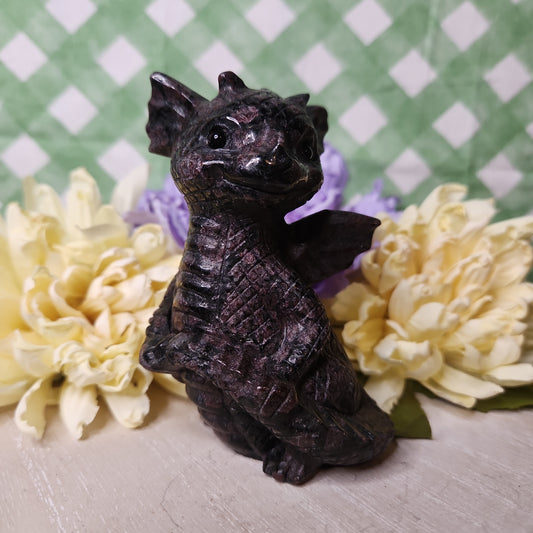 Garnet and Arfvedsonite dragon carving