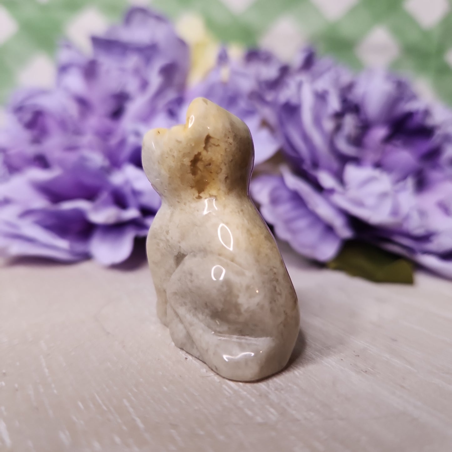 Crazy Lace agate cat carving