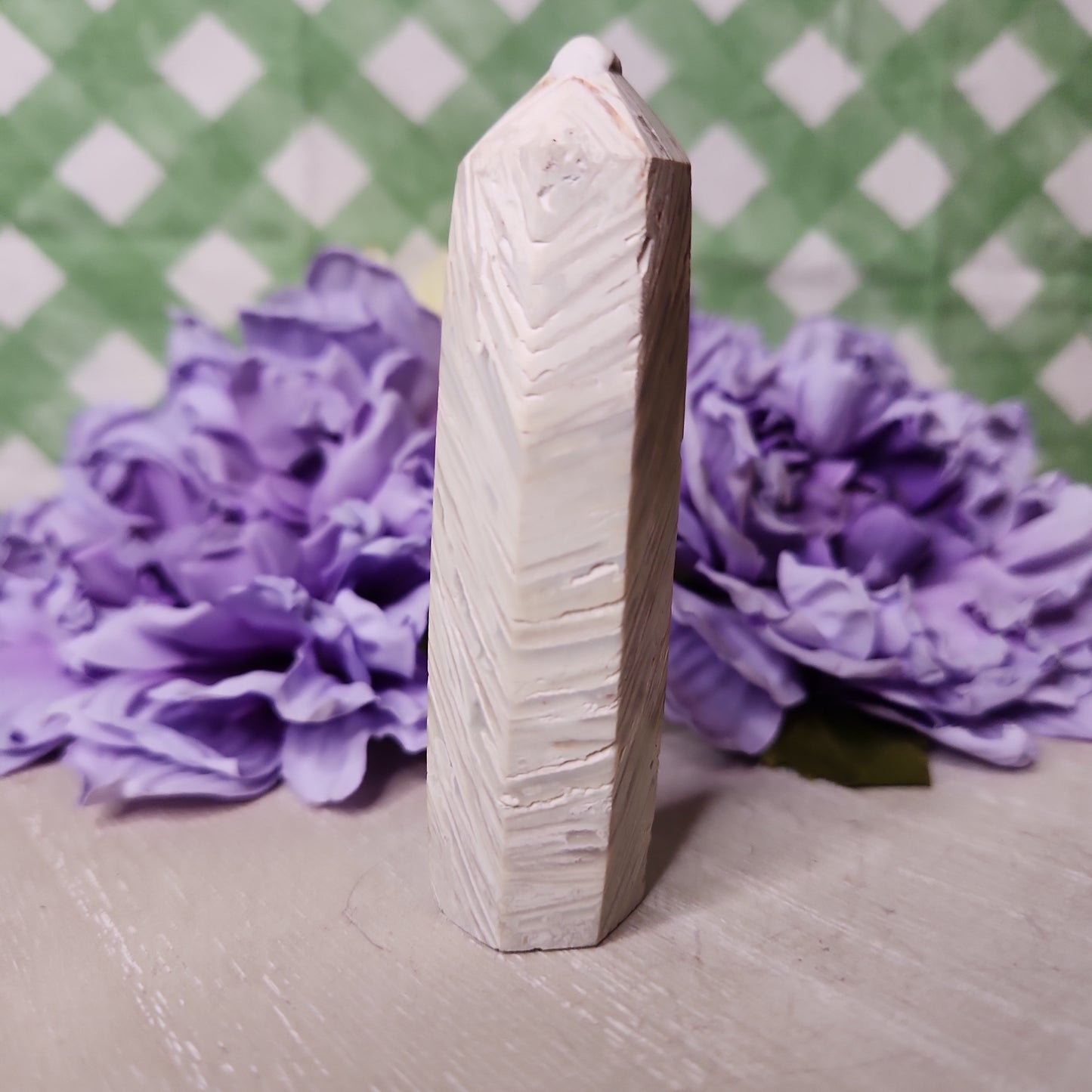 Mexican lace agate tower (x)