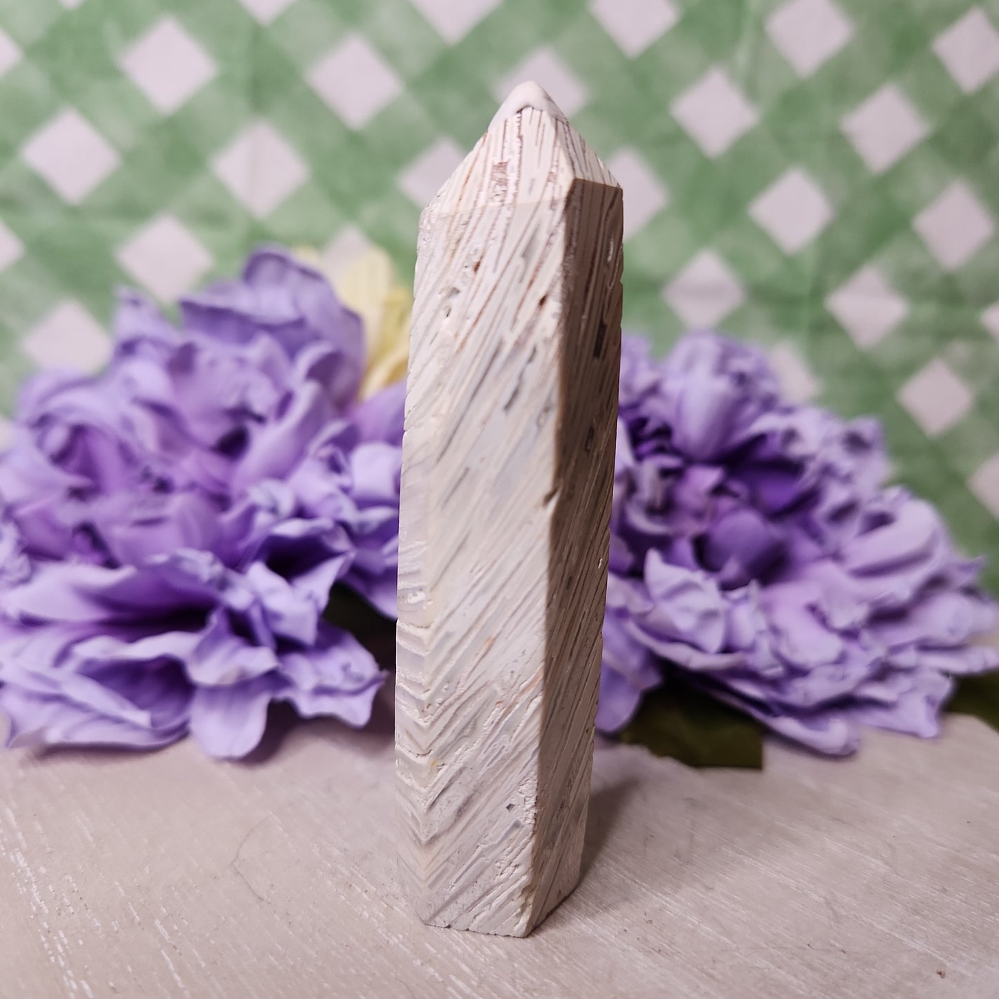 Mexican lace agate tower (x)