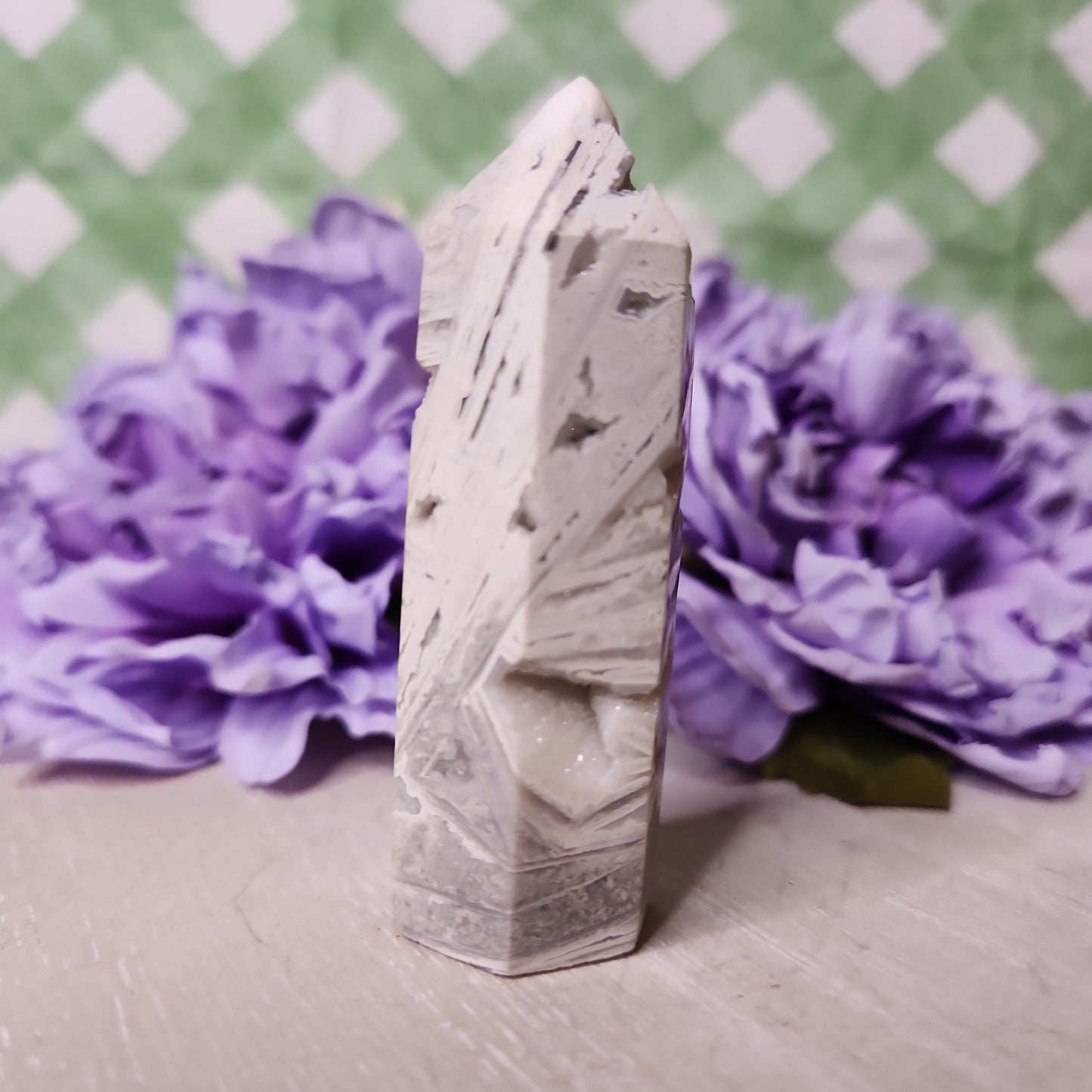 Mexican lace agate tower (y)