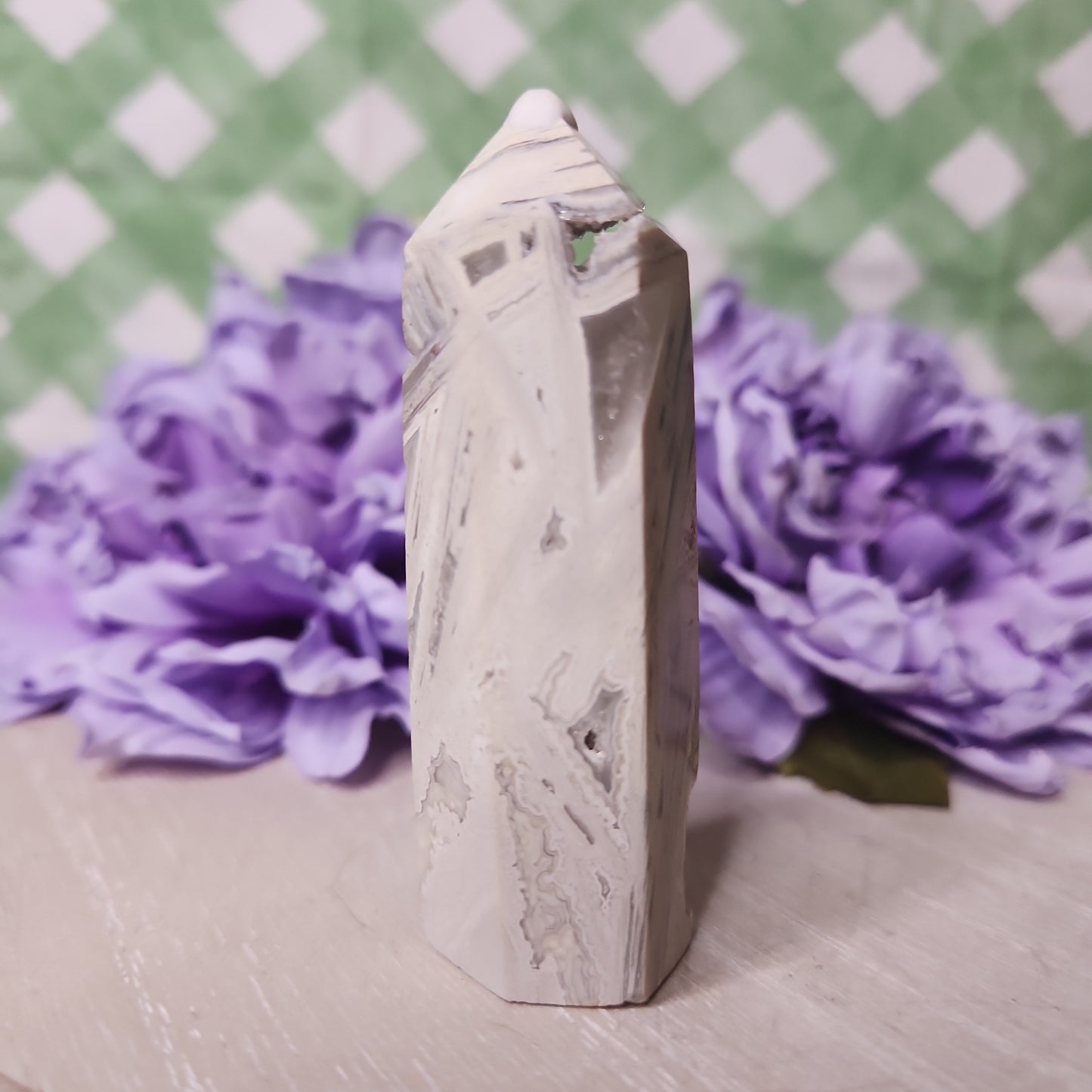 Mexican lace agate tower (z)