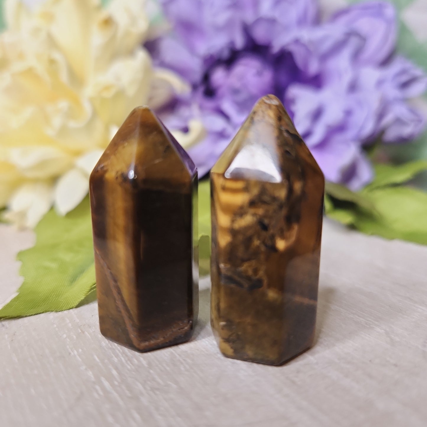 Tiger eye mini tower