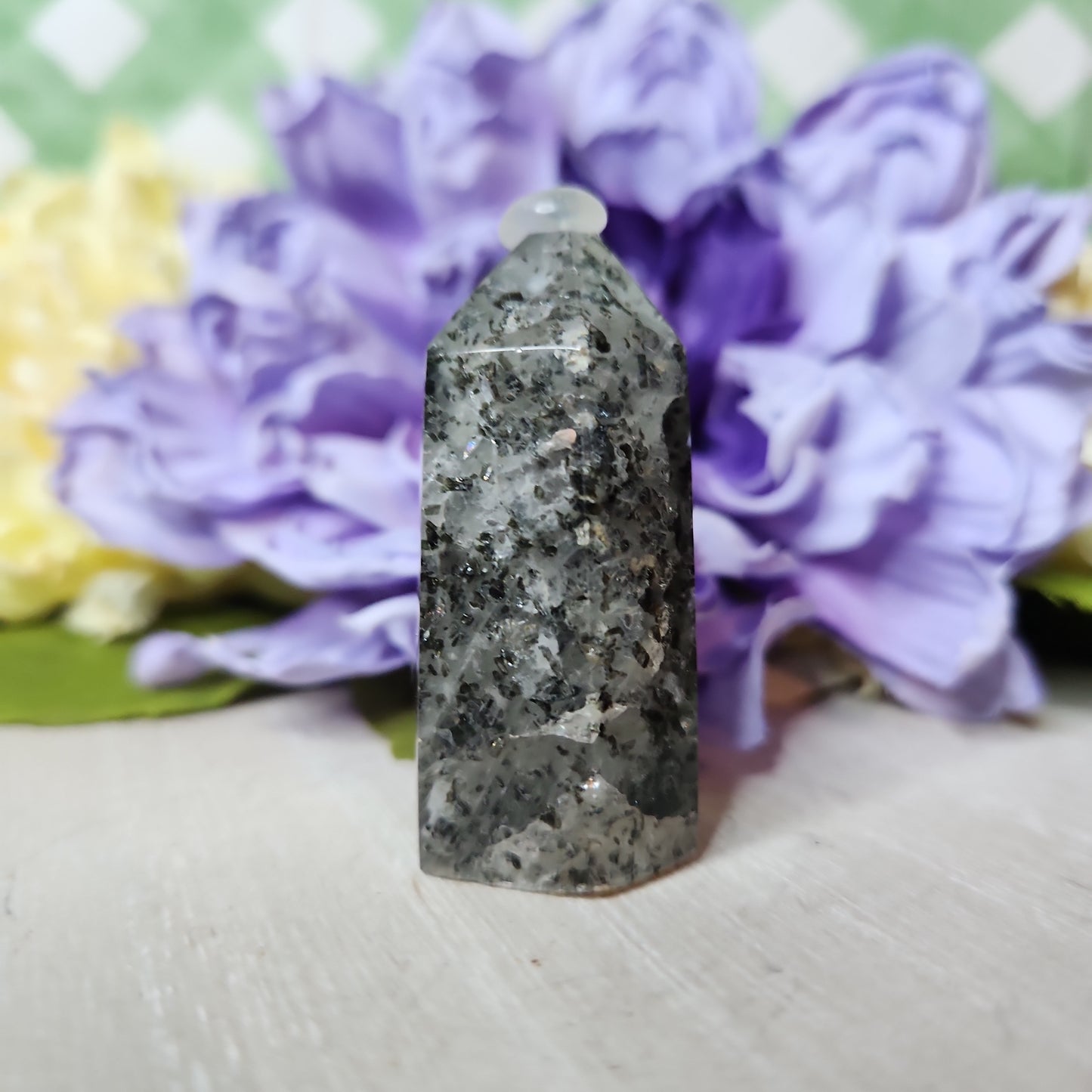Green tourmalinated quartz tower