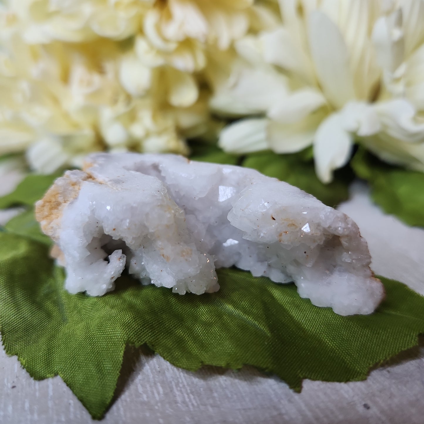 White druzy geode slice (g)