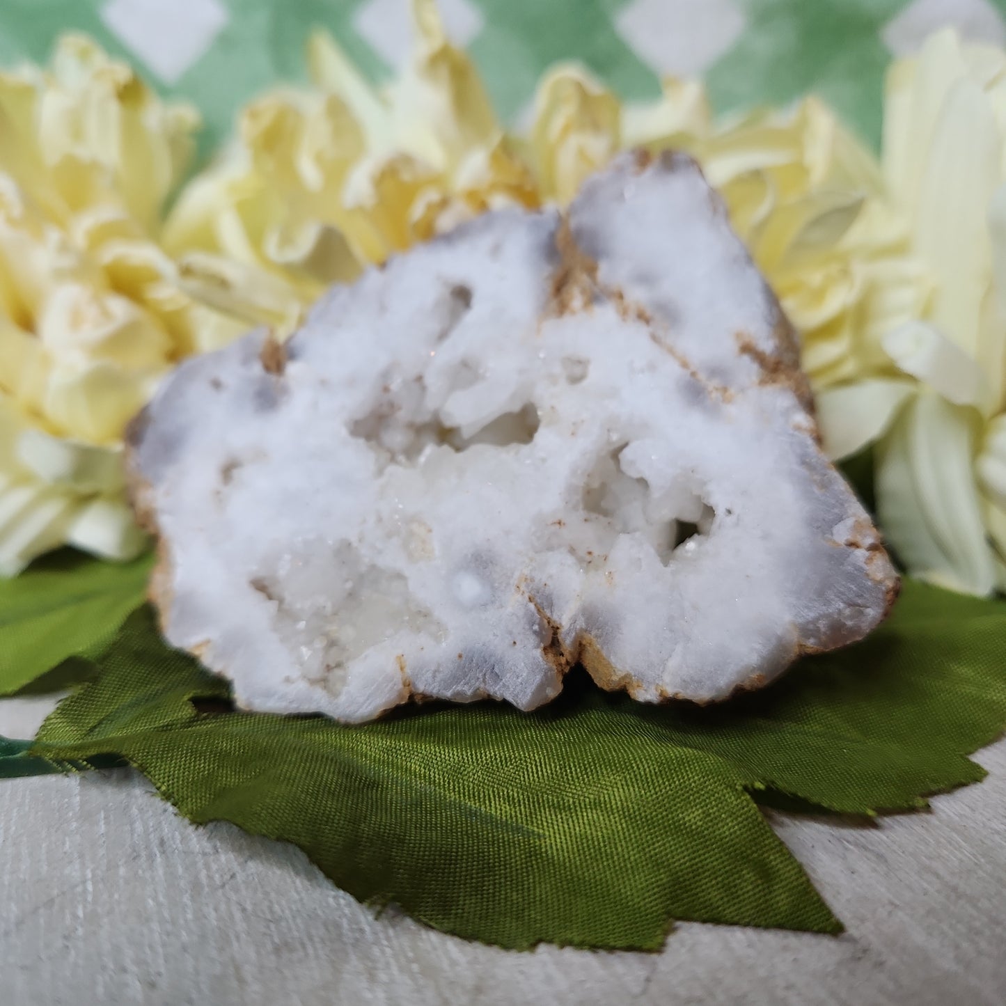 White druzy geode slice (b)