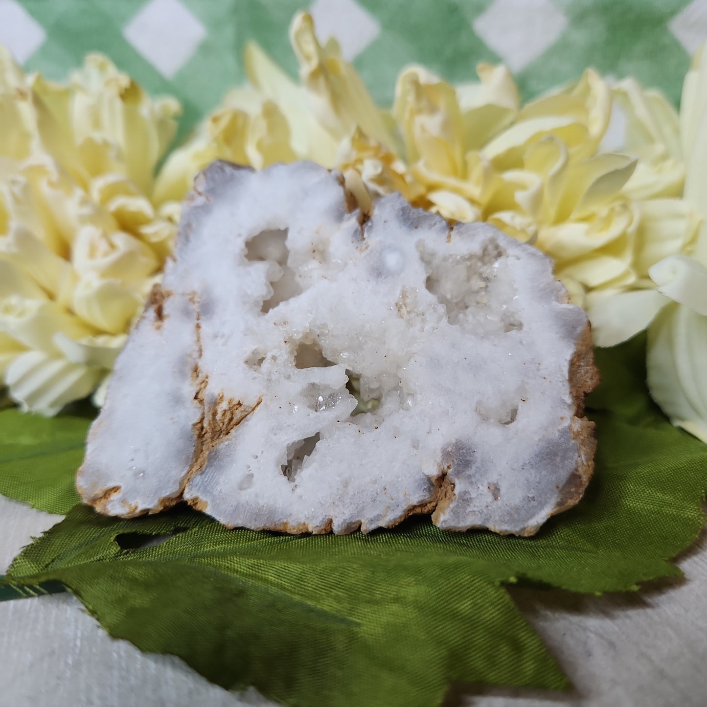 White druzy geode slice (b)