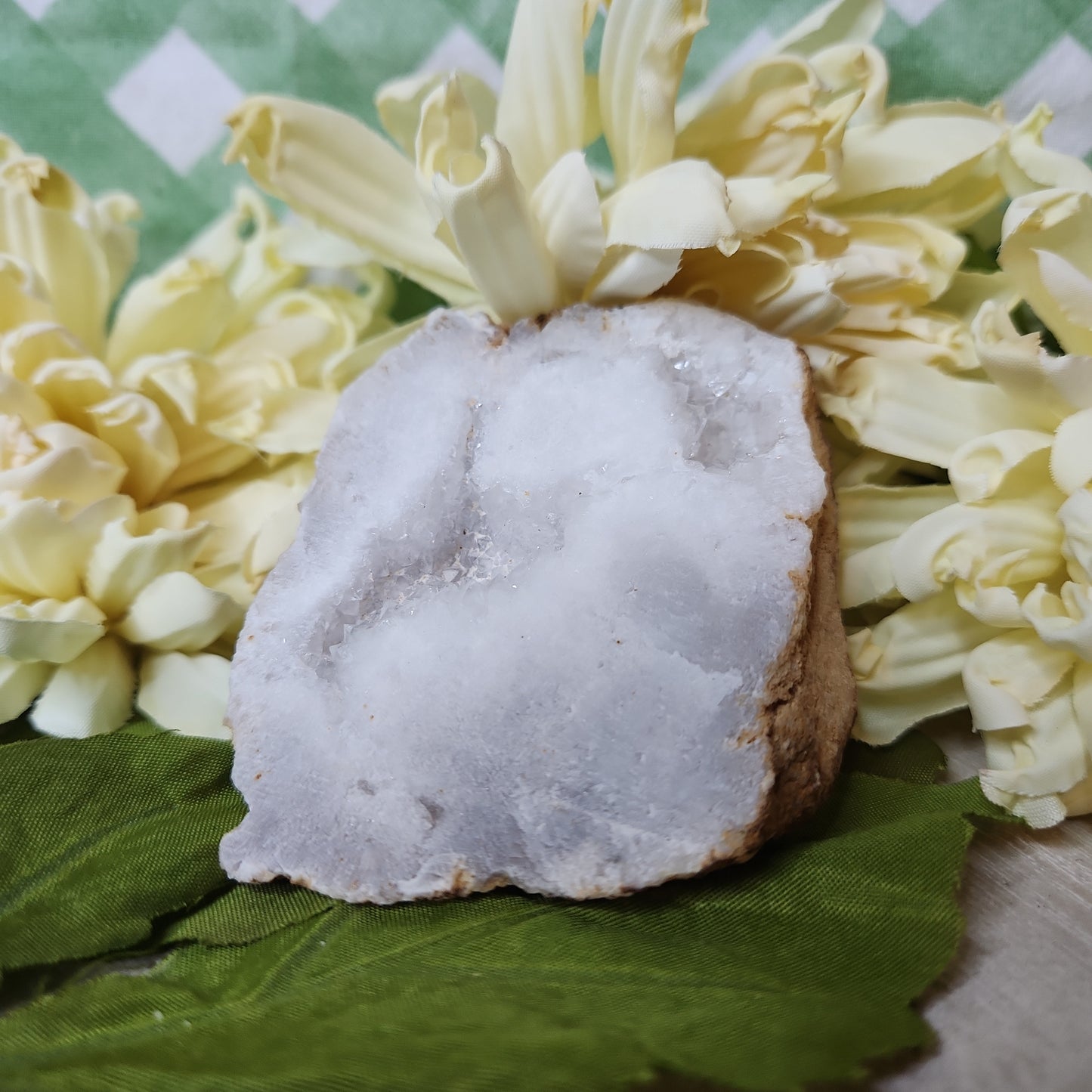White druzy geode slice (a)