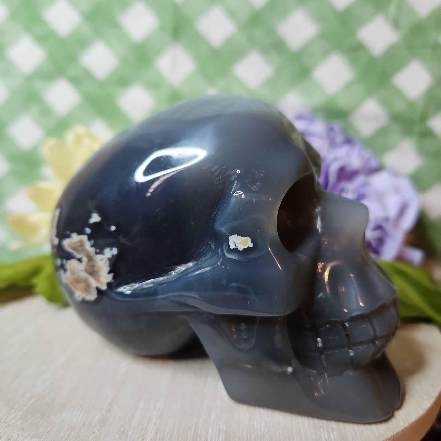 Druzy agate skull carving
