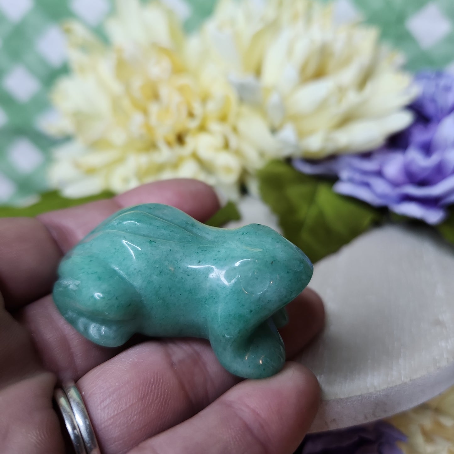 Green aventurine frog carving