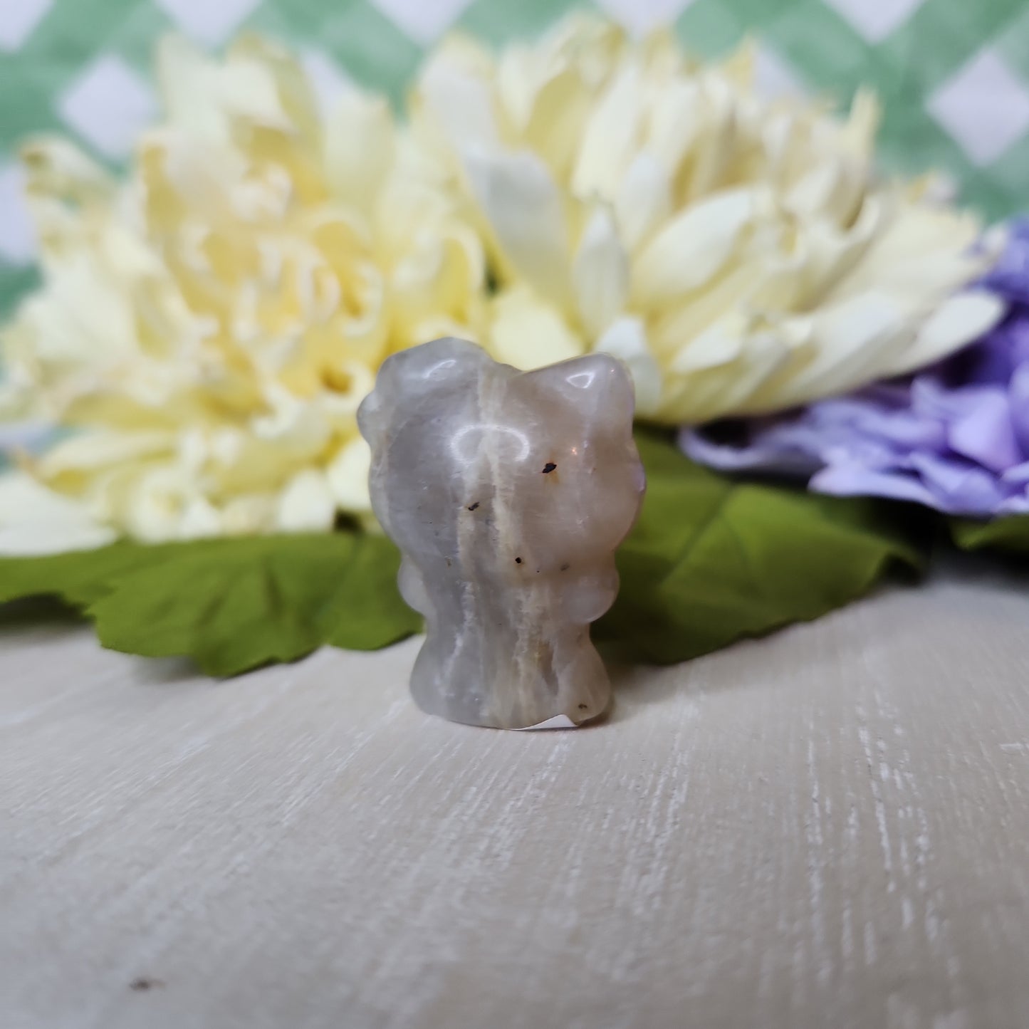 Moonstone kitty carving