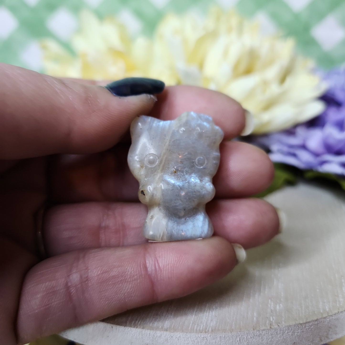 Moonstone kitty carving