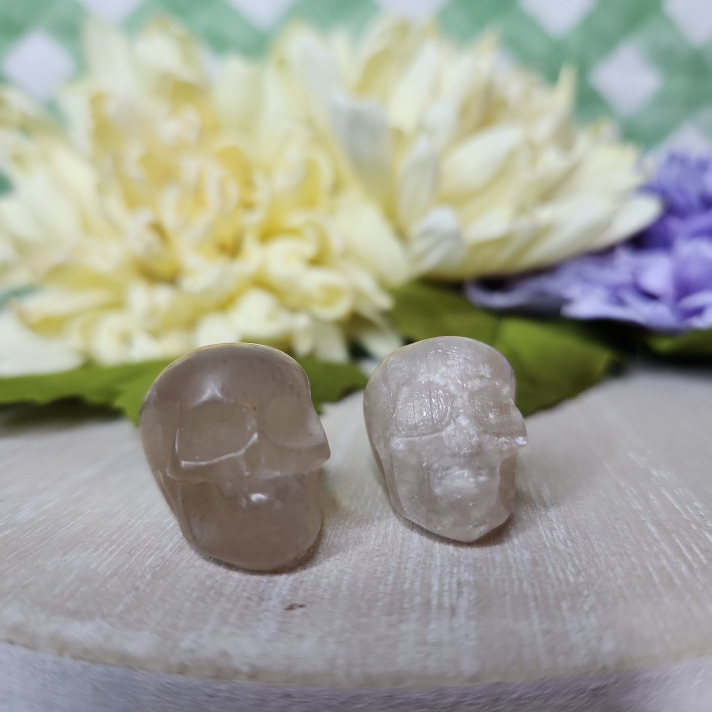 Moonstone mini skull carving