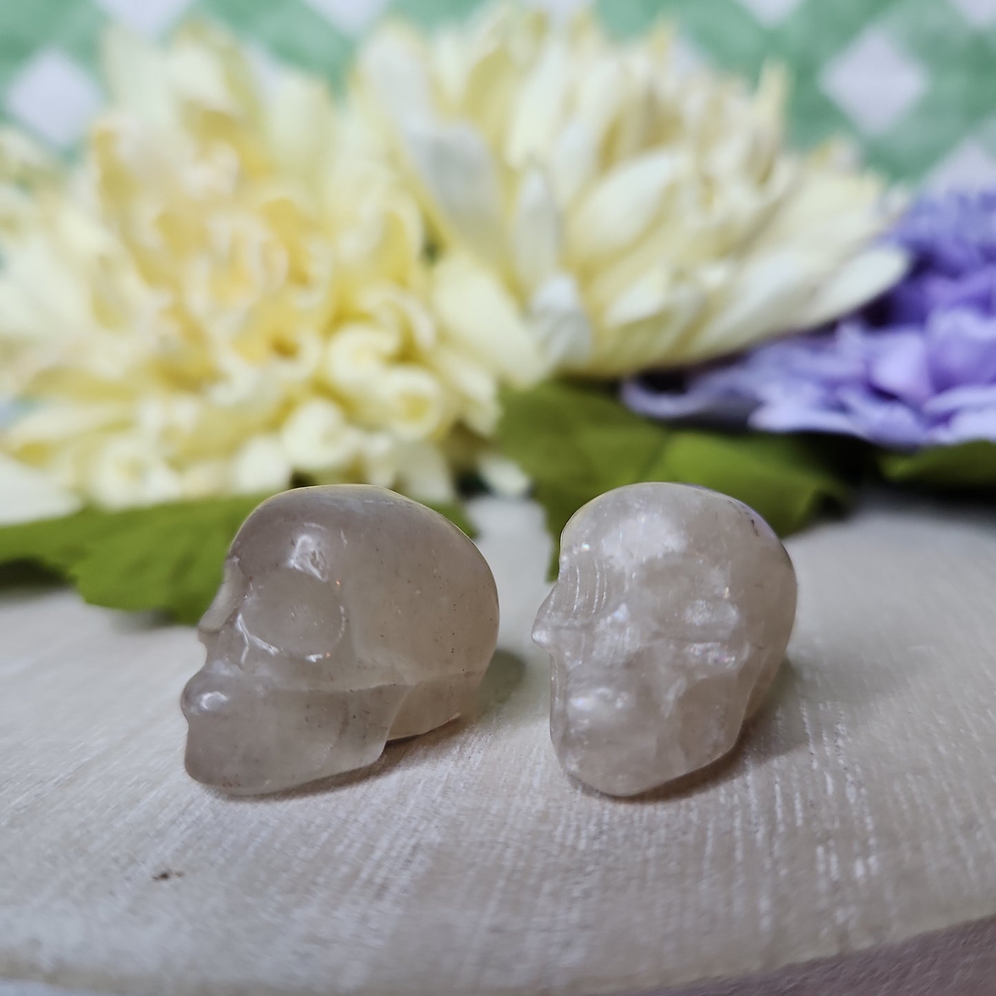 Moonstone mini skull carving