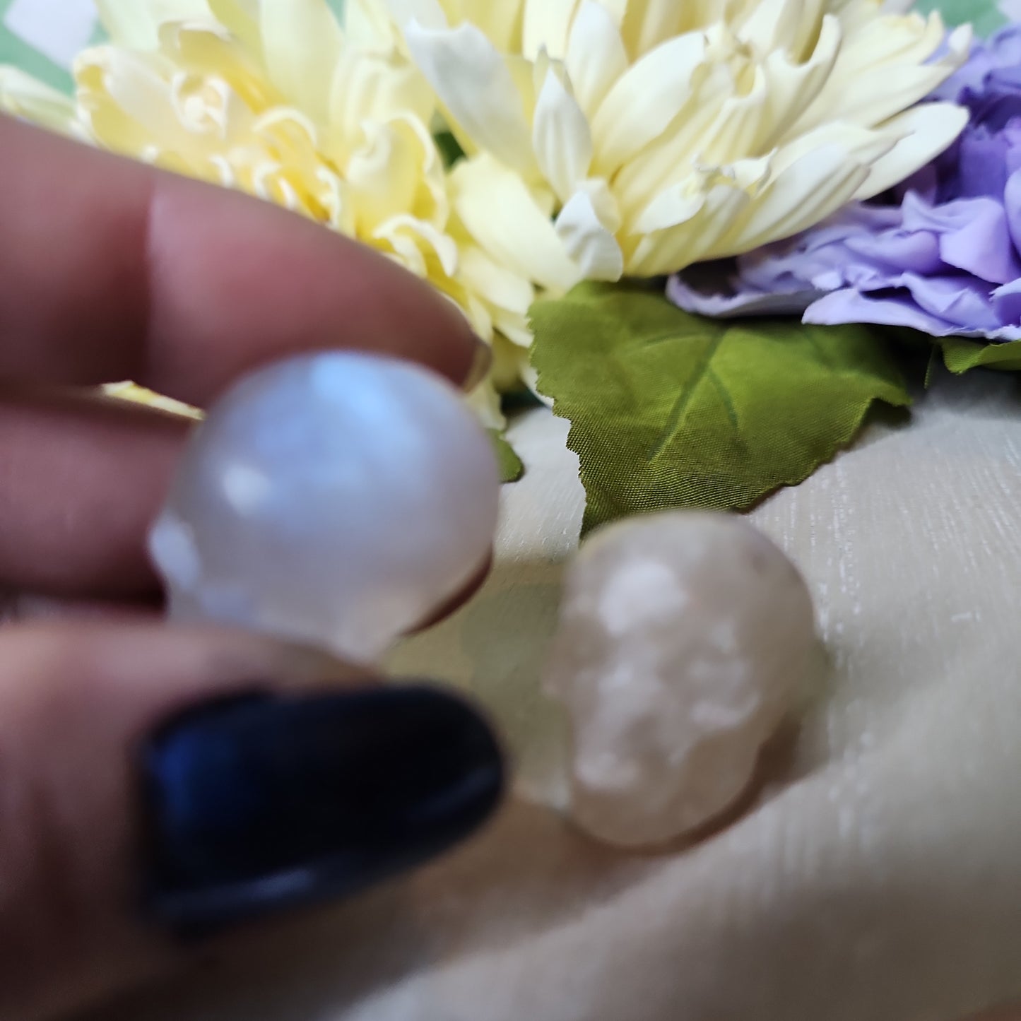 Moonstone mini skull carving
