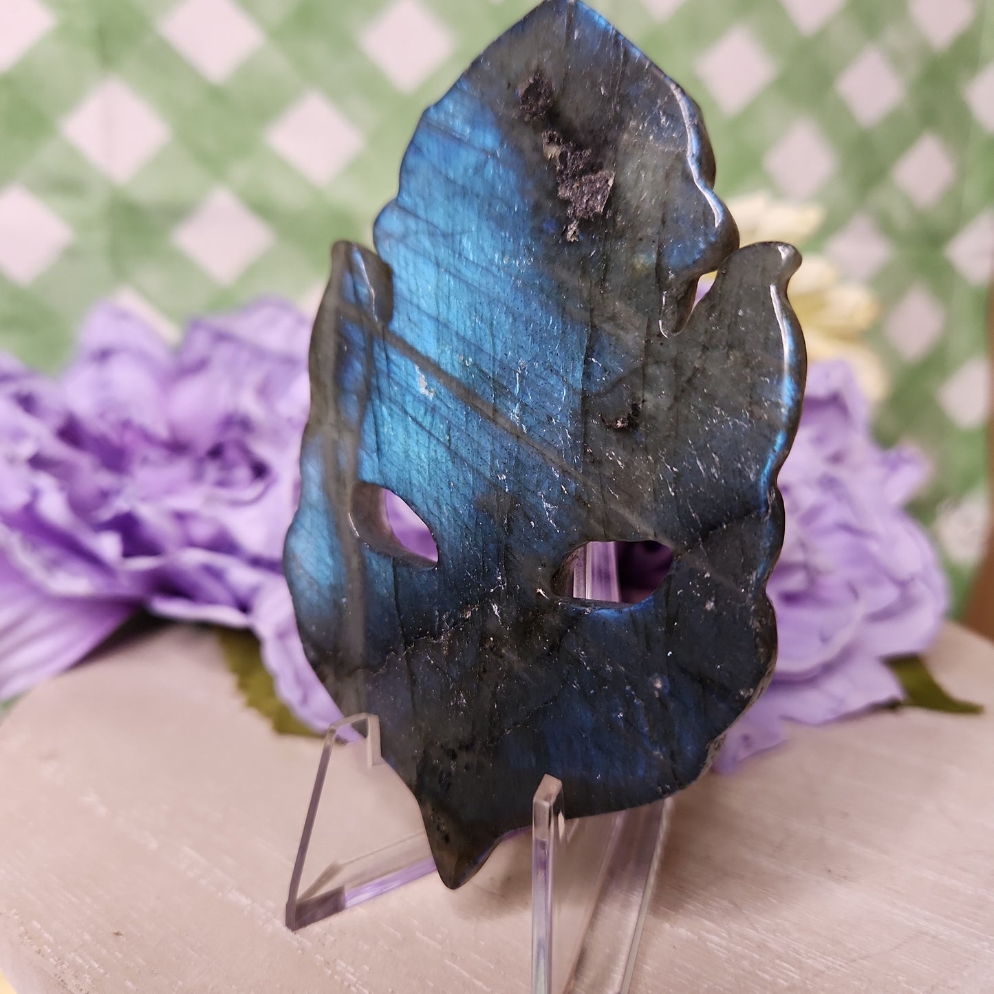 Labradorite mask carving (d)