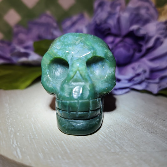 Moss agate skull carving (b)