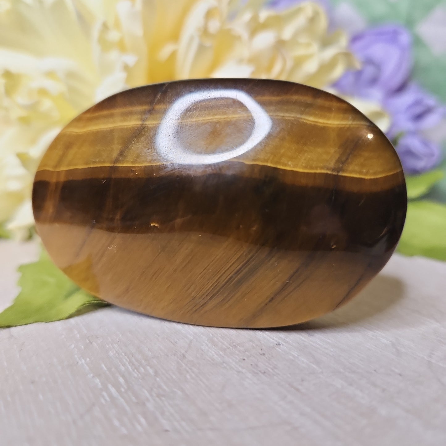 Tiger eye palm stone (b)