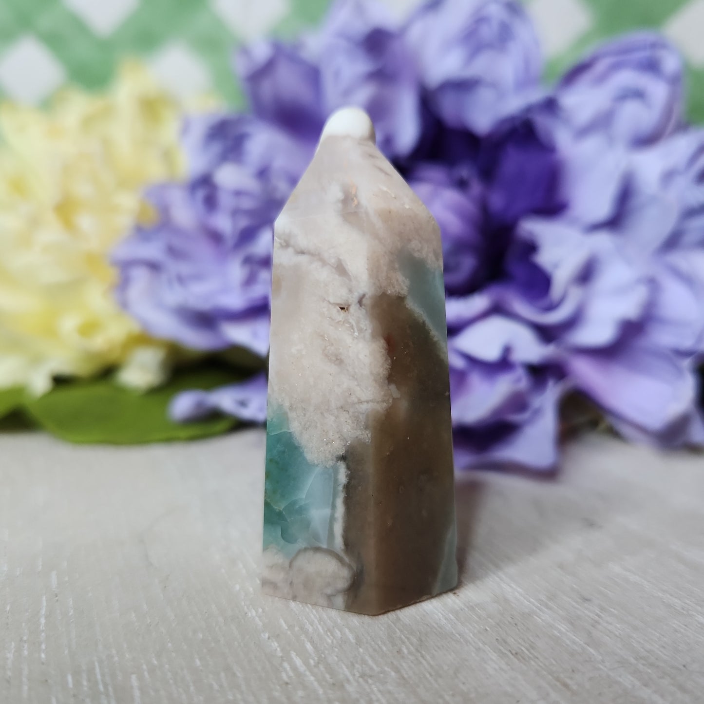 Green flower agate tower